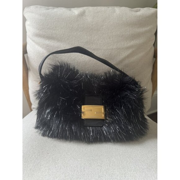 Fendi Baguette - Picture 3 of 7